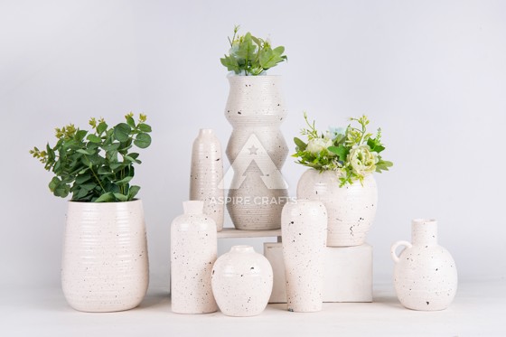 Ceramic Garden Vase: Timeless Beauty