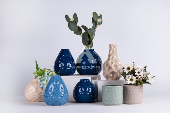 Garden Ceramic Vase: Floral Perfection