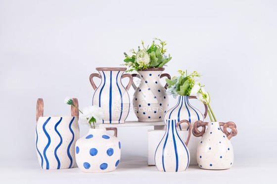 Elegant Ceramic Vase for Garden Flowers