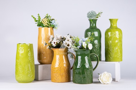 Traditional Green Garden Vase with Gold Trim