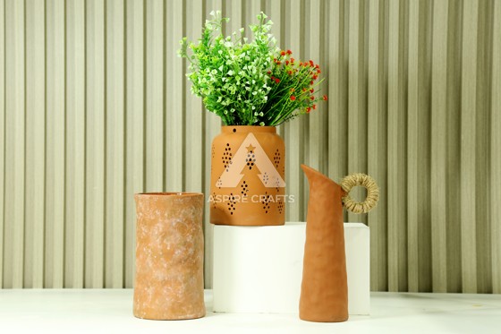 Ceramic Planter Pots with Built-In Saucers: Preventing Messes