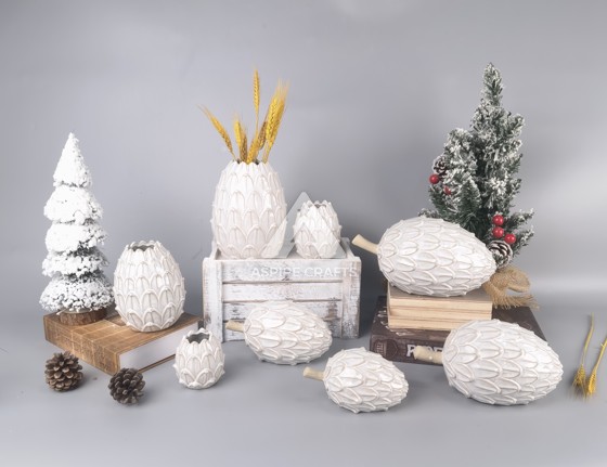 Ceramic Pinecone Vase Ornaments: Nature's Elegance