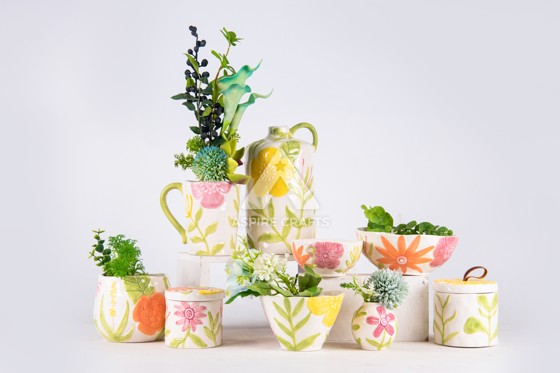 Floral Vase Charm: Ceramic Cup Decor