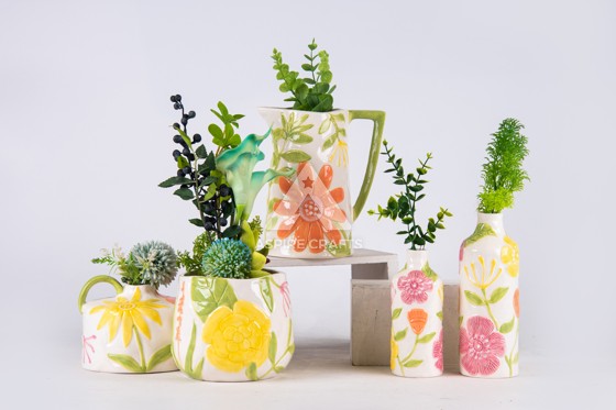 Blooming Cup Decor: Ceramic Accents