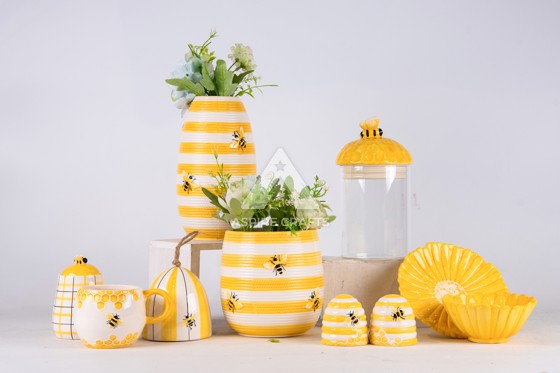 Honeybee Vases: Garden of Wonders