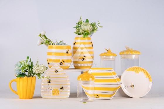 Bee Pattern Vases: Garden Bliss