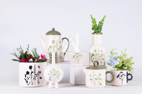 Blooming Beauty: Floral Vases & Cups