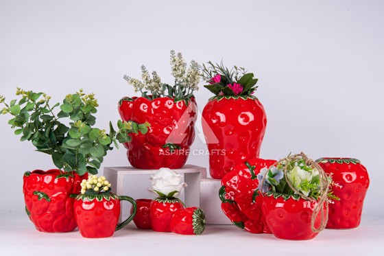 Ceramic Berry Pot - Strawberry Style