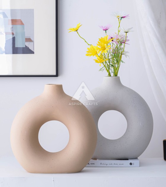 Ceramic Vase Ornaments for Modern Spaces