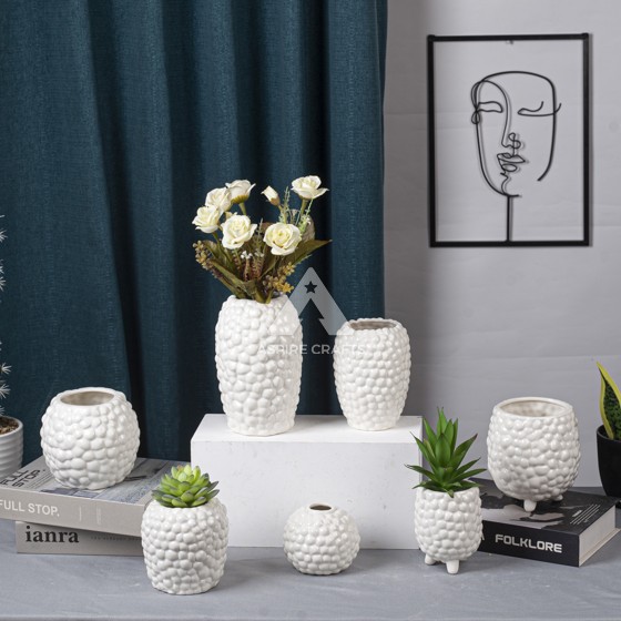 Ceramic Vase and Candleholder for Creating a Serene Atmosphere