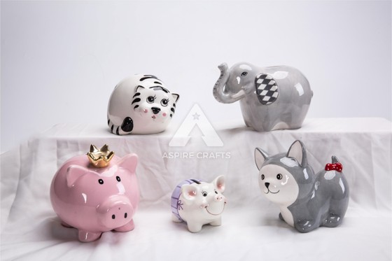 Ceramic Animal Mantel Ornaments: Elegant Holiday Displays