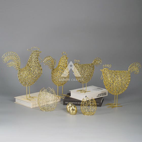 Iron Artistry: Rustic Chicken Sculpture