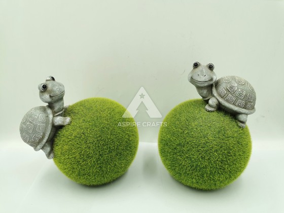 Polyresin Craft Garden Turtle: A Whimsical Outdoor Accessory