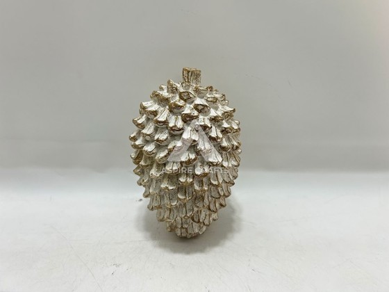 Polyresin Pinecone: Outdoor Decor