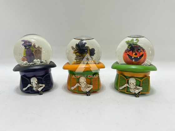 Festive Halloween Ornament Display in Synthetic Polyresin