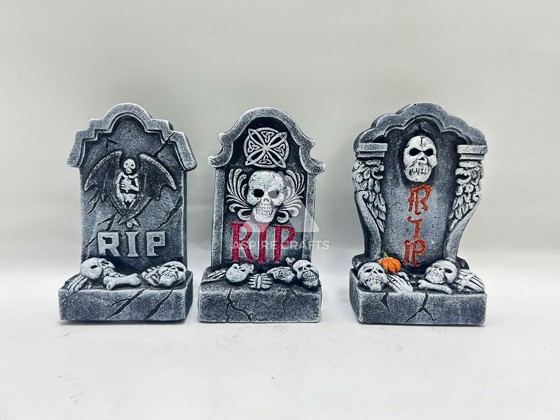 Mystifying Polyresin Halloween Skull Figurines